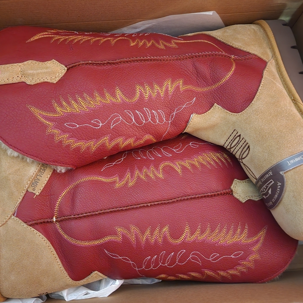 SuperLamb Boots HTF
